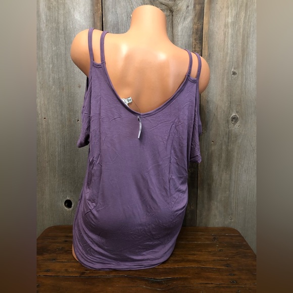 Express One Eleven Cold Shoulder Top in Purple Size Medium - Picture 4 of 17